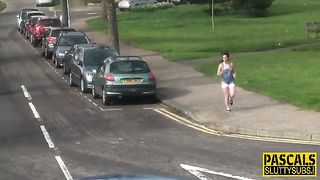 Темноволосая  грудастая девушка принимает хуй в очко на кастинге